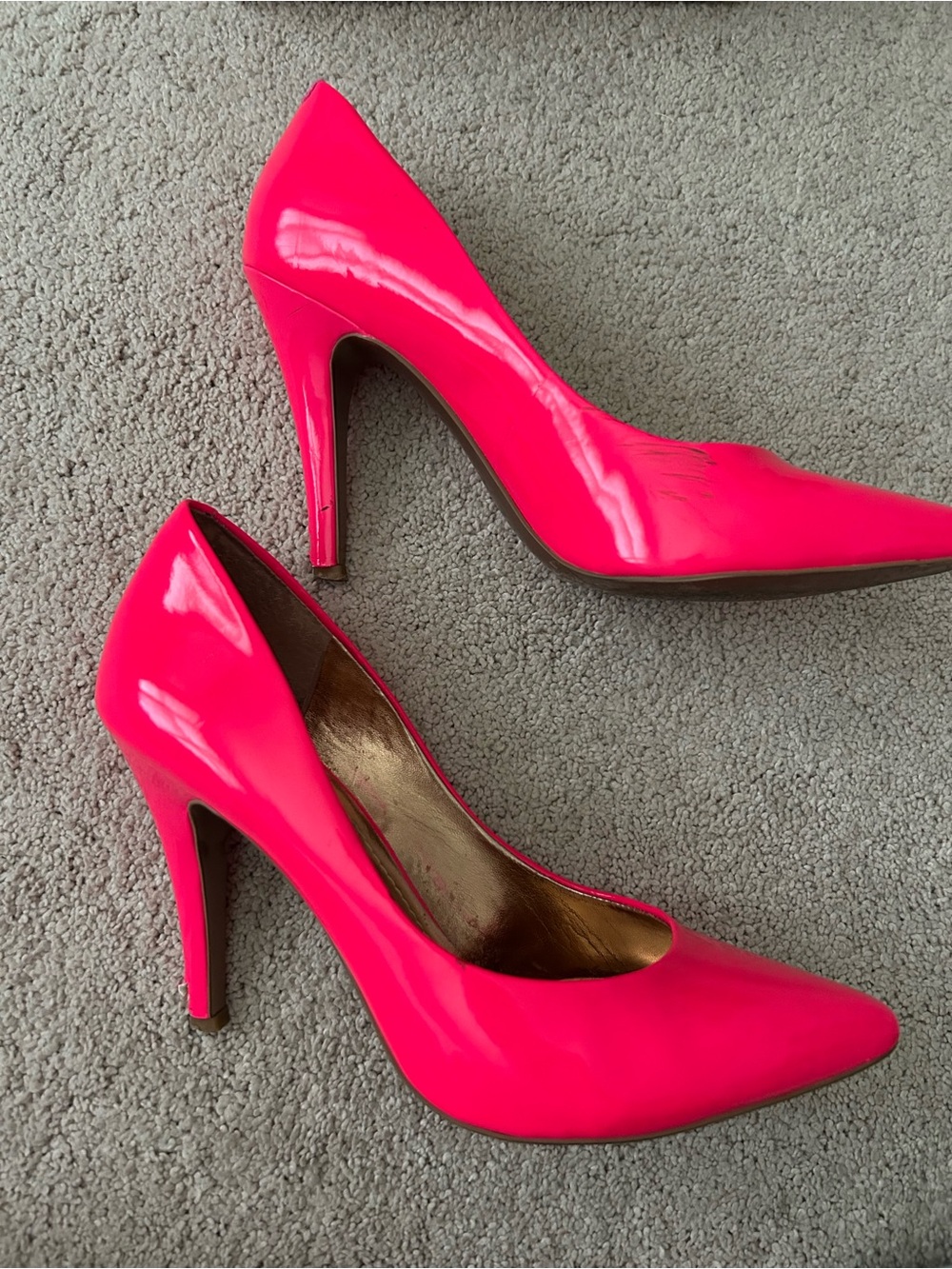 Vintage BCBGeneration CIELO Fuchsia Patent Pointed-Toe Pumps